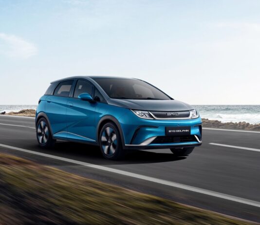 BYD Dolphin G: arriva la nuova ibrida plug-in pensata per il mercato europeo BYD Dolphin