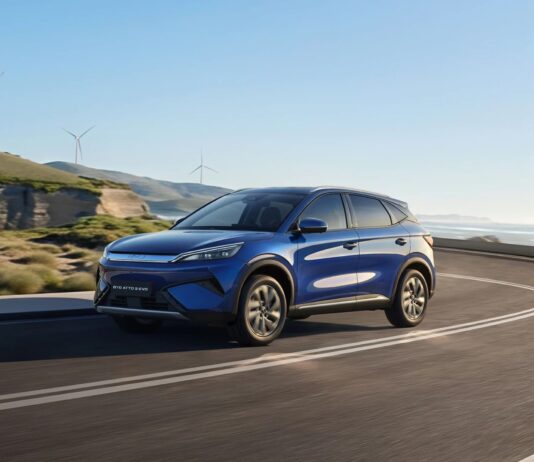 BYD promette una ricarica in 5 minuti e vuole portarla anche su modelli più accessibili BYD Atto 3 EVO