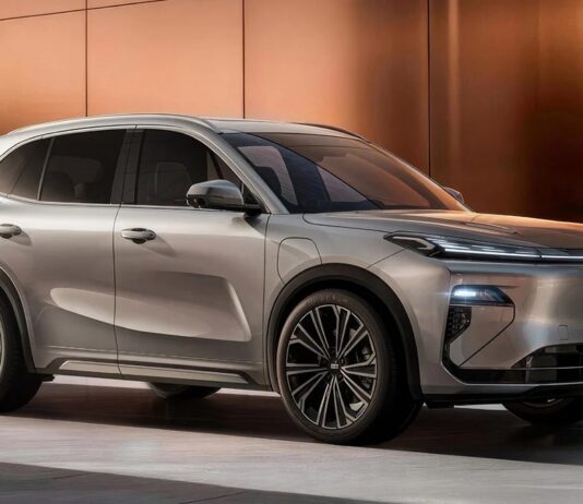 Geely Galaxy Starship 7: la versione elettrica debutta con autonomia fino a 605 km Geely Galaxy Starship 7 EV