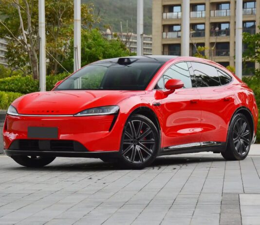 Huawei Luxeed R7: sbarca in Europa il SUV anti Tesla Model Y Luxeed R7